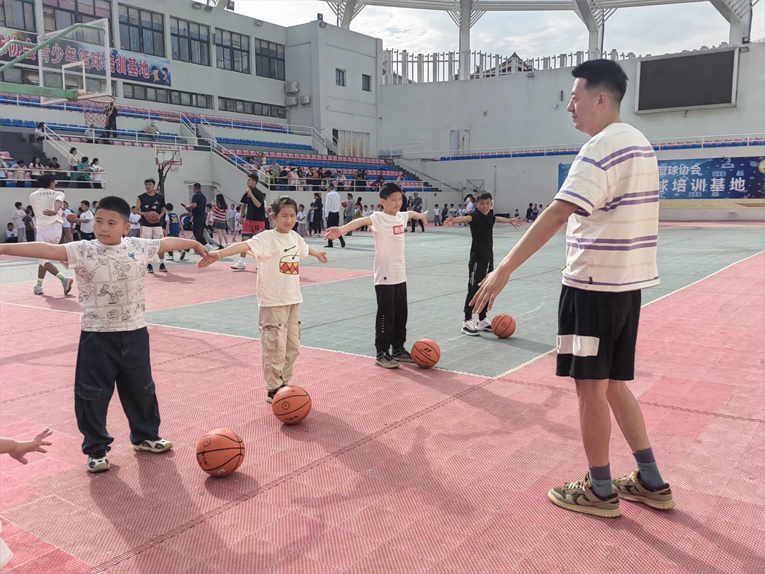 中学篮球战术训练方法有哪些_1